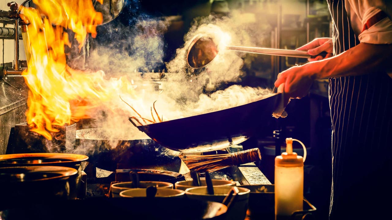 Kochen im Wohnmobil – Was man für die Campingküche wirklich braucht