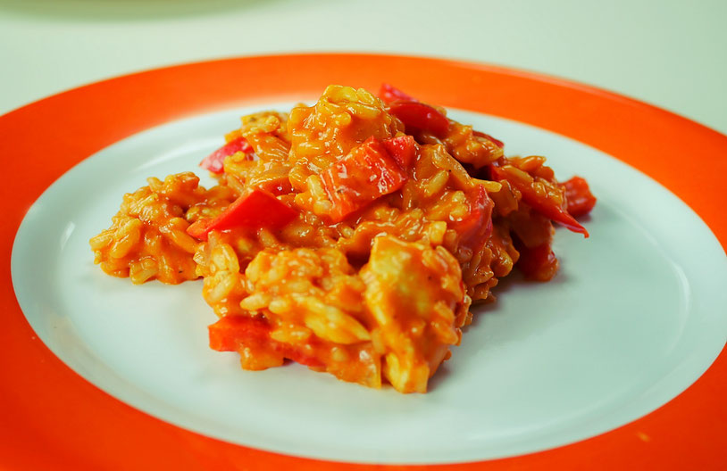 Afrikanisches Erdnuss-Chili Hähnchen svg+xml;charset=utf