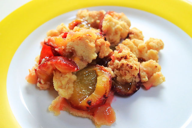 Genialer Zwetschgen-Crumble svg+xml;charset=utf