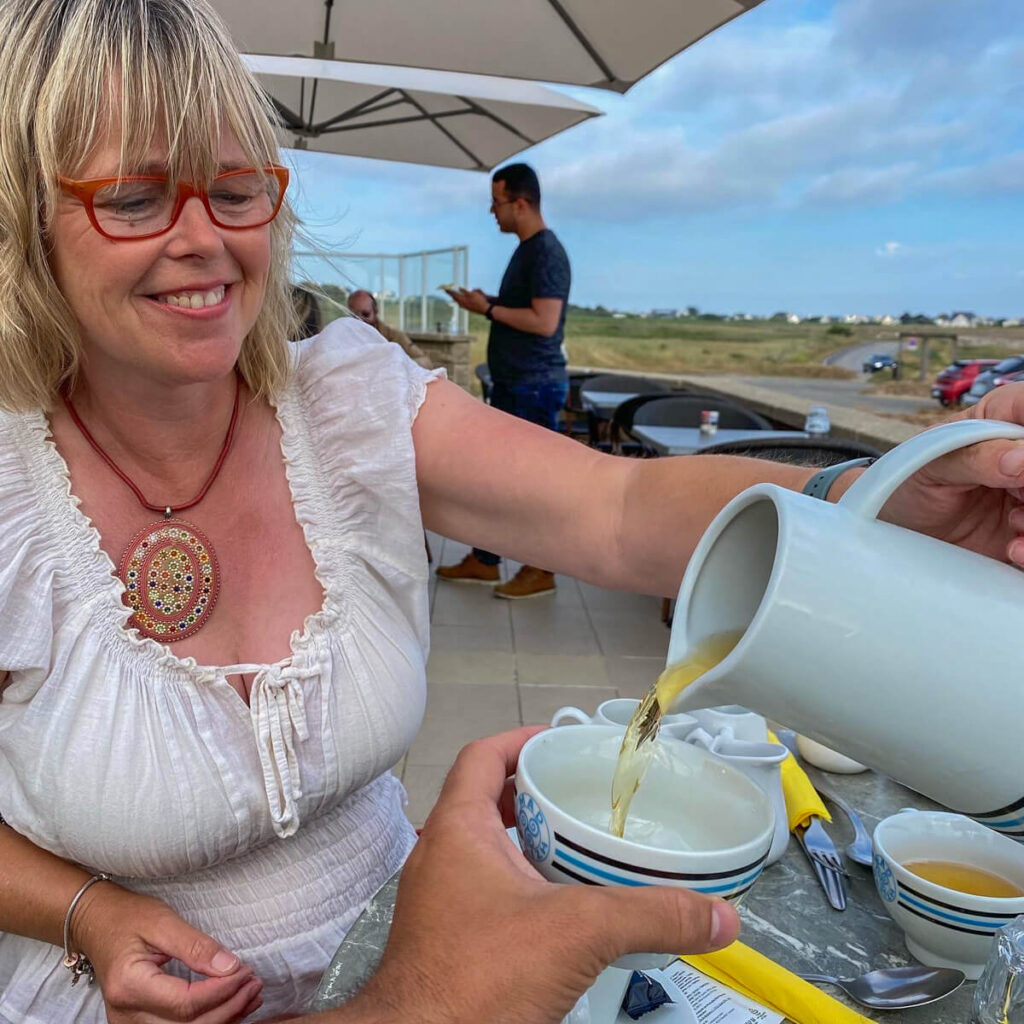 9D81C811-A7EE-4EAB-B8F3-FA35724A7DDA Bretagne mit dem Wohnmobil, Wohnmobil mit hund