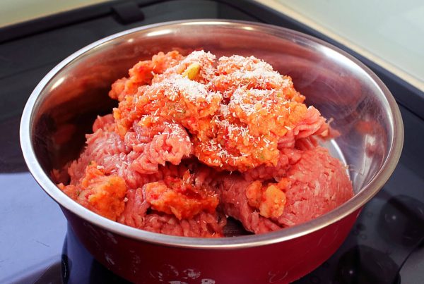 Hunderezept selber kochen - Putenhackfleisch mit Kartoffel-Paprika Püree mit Canis Road