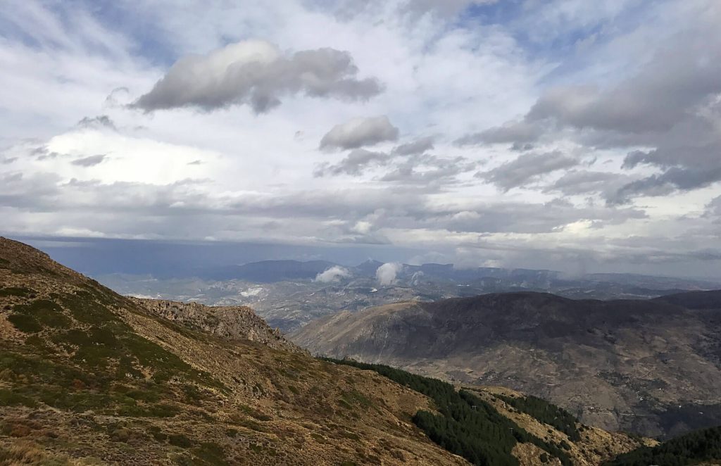 leben-im-wohnmobil-sierra-nevada-14 Claudia Kobold von Canis Road im Wohnmobil mit Hund in Spanien