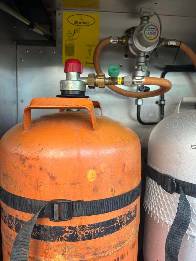 487442787_2476012082746018_6956773015519721780_n Gasadapter in Spanien