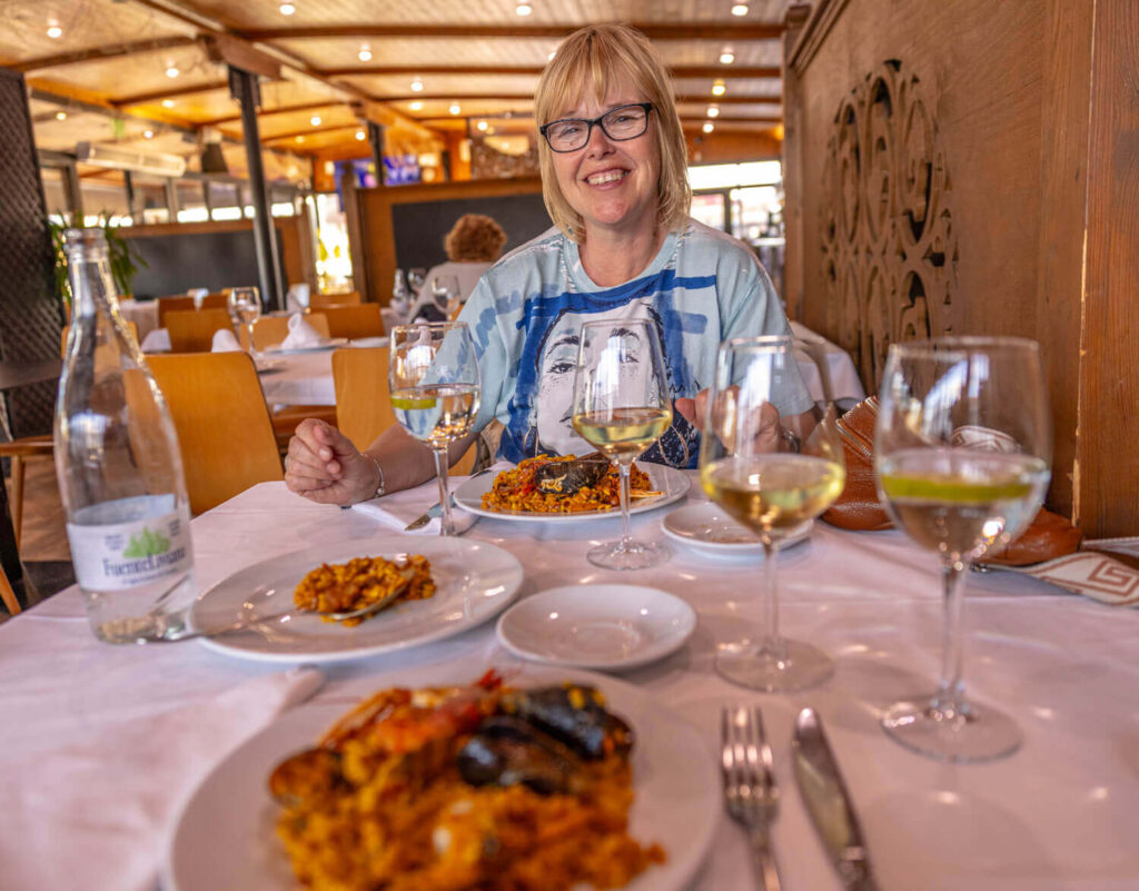 BX7A0660 Essen in Spanien, Paella essen, Camping in Spanien