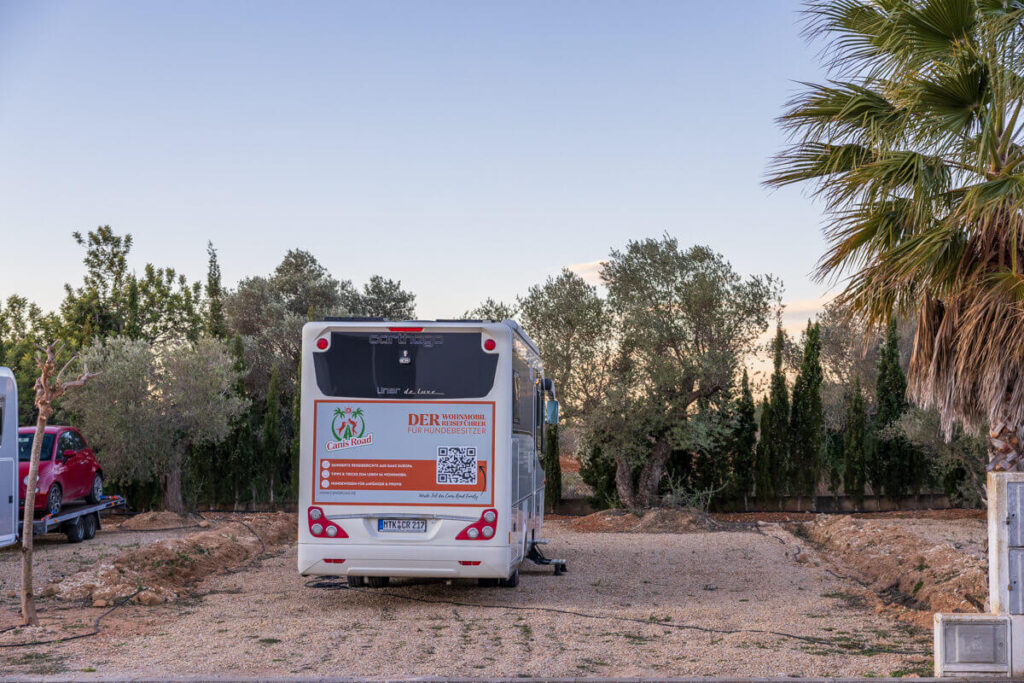 BX7A1179 Camping mit Hund in Spanien, Spanien mit dem Wohnmobil, Campingplatz Spanien Meer