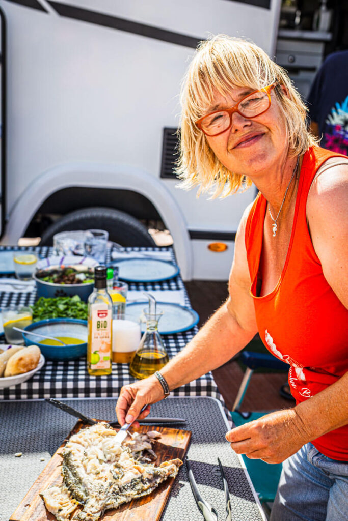 BX7A4089 Gegrillter Petersfisch mit Salzkartoffeln